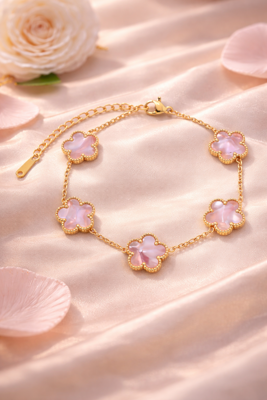 Pulsera Flor Lucea™ – Acabado Oro 18K