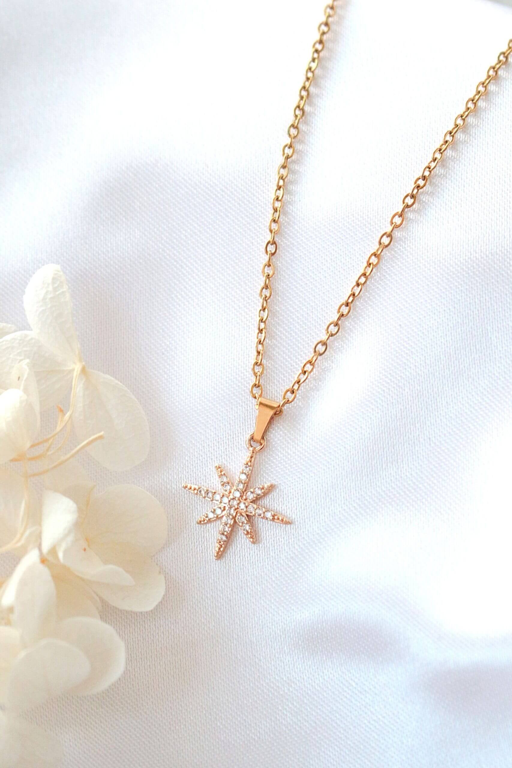 Collar Estrella Polar con Circonitas – Oro 24K