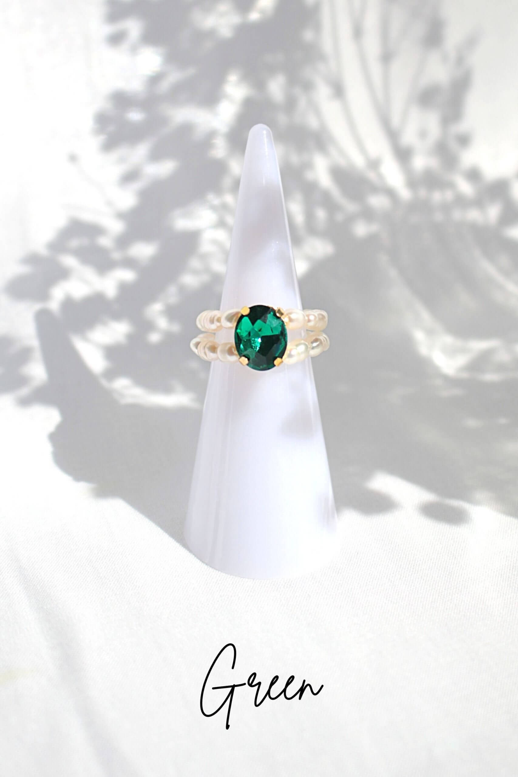 Anillo de Perlas con Circonita Azul – Ajustable