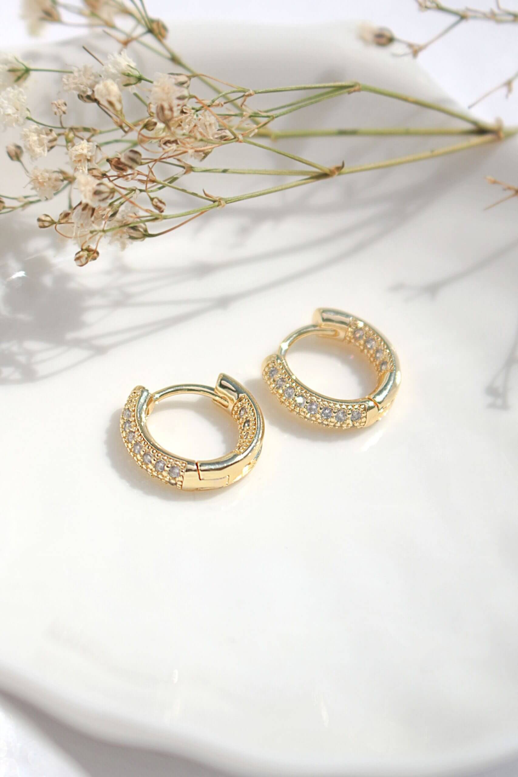 Pendientes Aro de Circonitas – Oro 24K