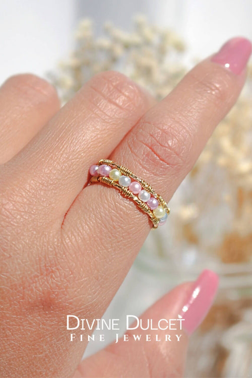 Anillo Banda Pastel de Perlas – Oro 18K
