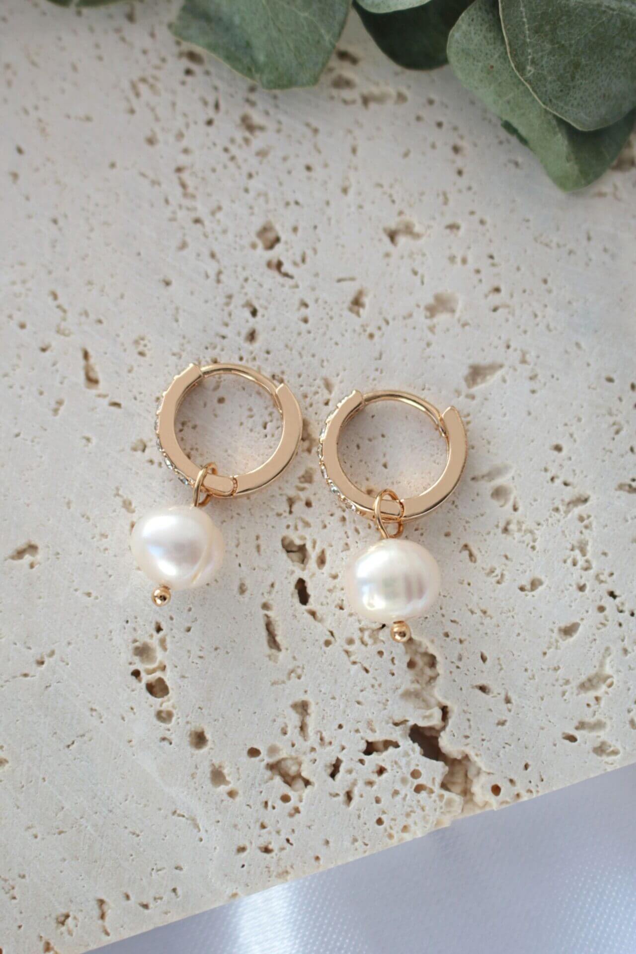Pendientes Aro con Perlas Barrocas – Oro 24K