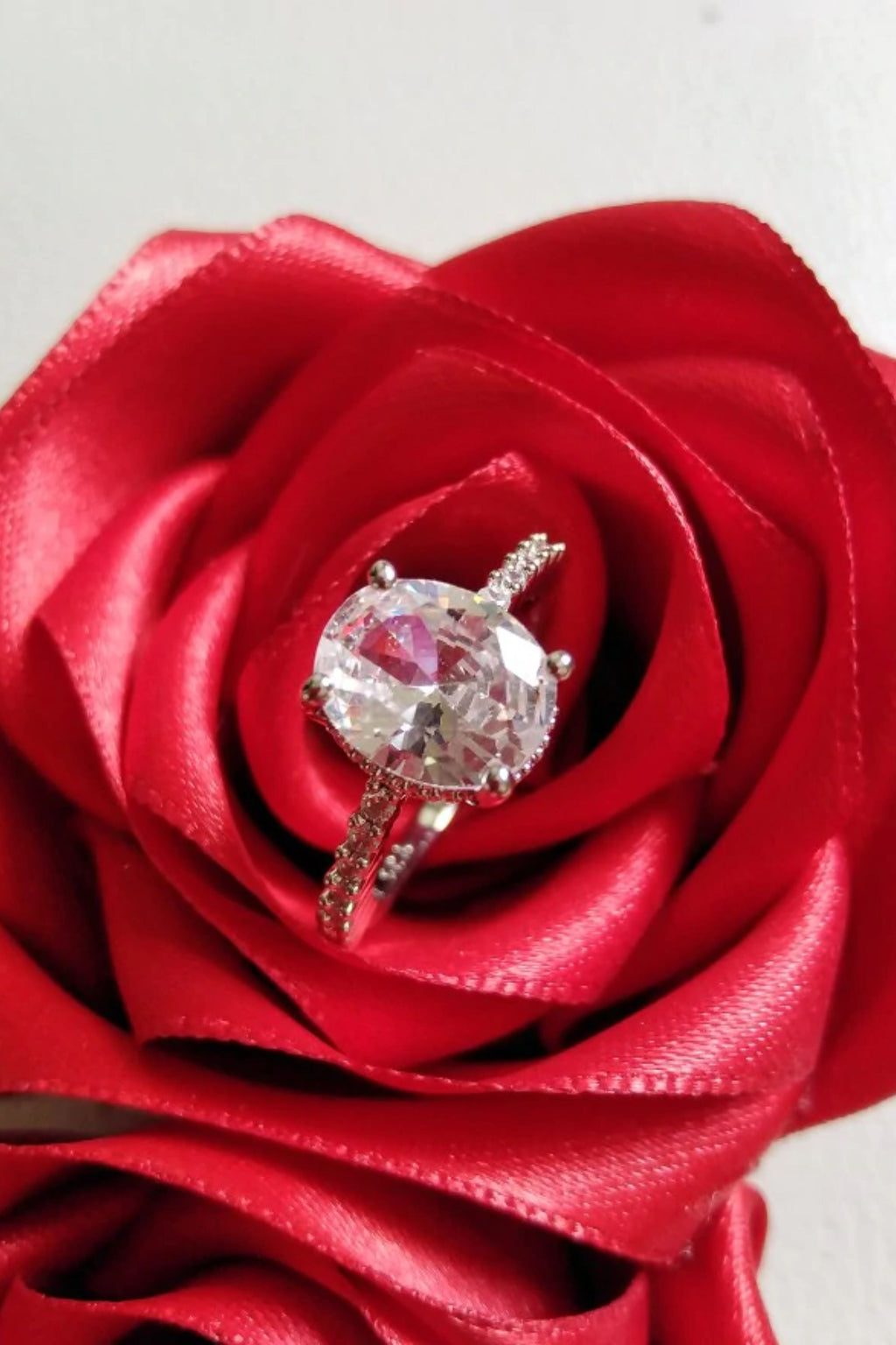 Anillo Ovalado de Circonita – Plata 925 & Oro Blanco 18K