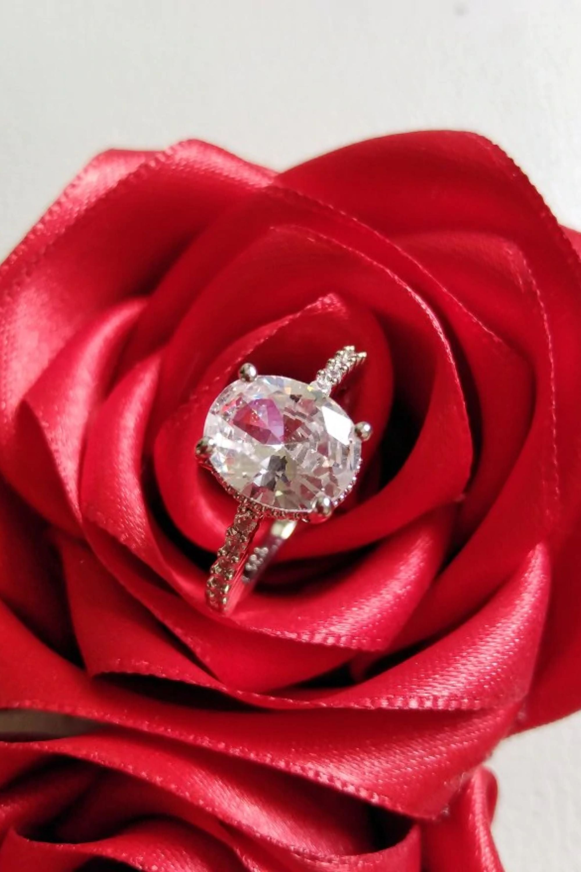 Anillo Ovalado de Circonita – Plata 925 & Oro Blanco 18K